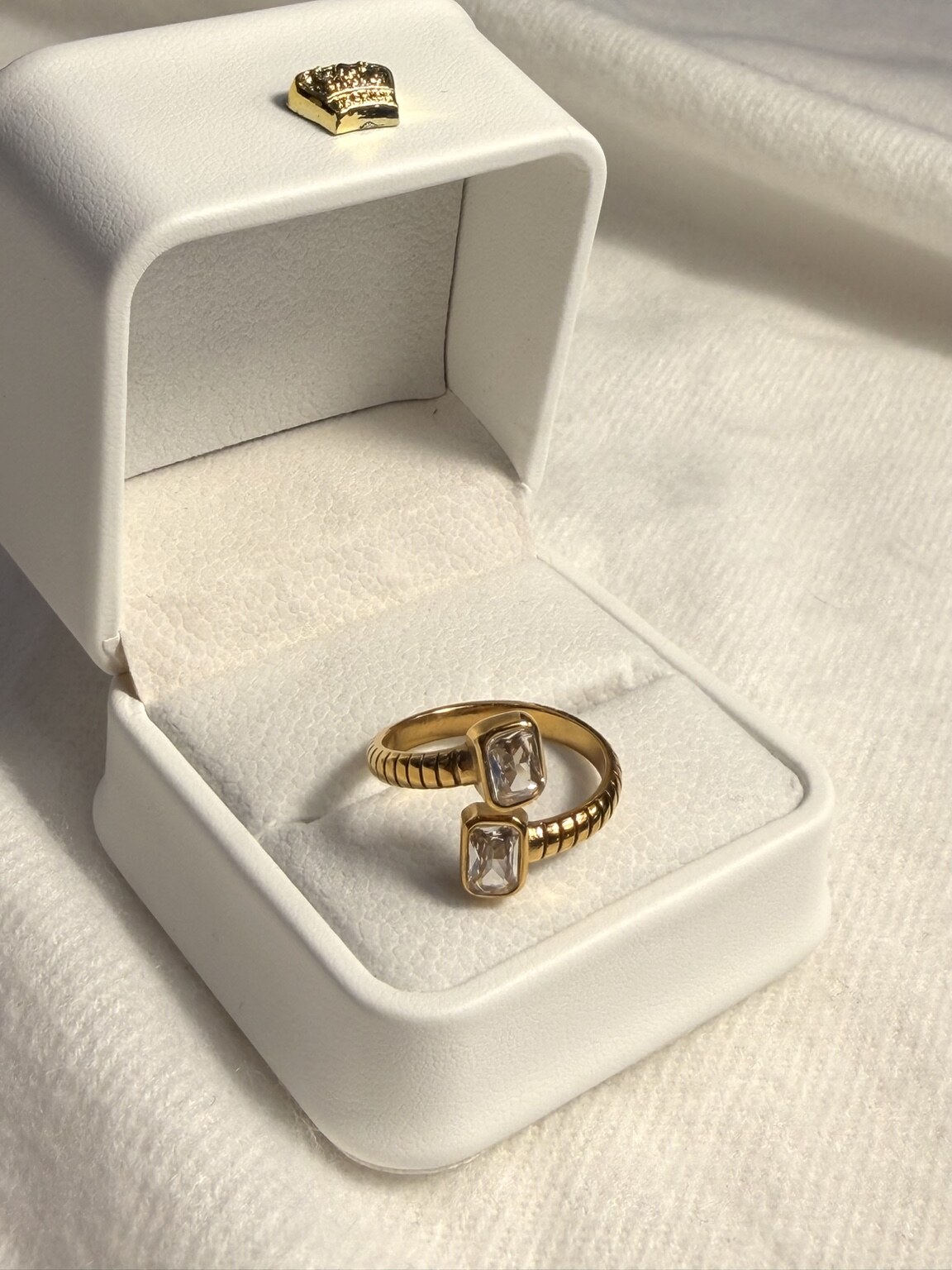 Geometric Square Ring